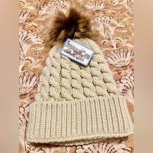 Knit beanie hat with fur Pom Pom